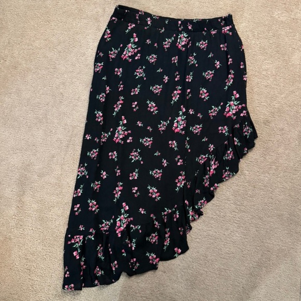 Asymmetrical Black Floral Pull on Skirt Size‎ XL 32 inch Whimsigoth Lagenlook